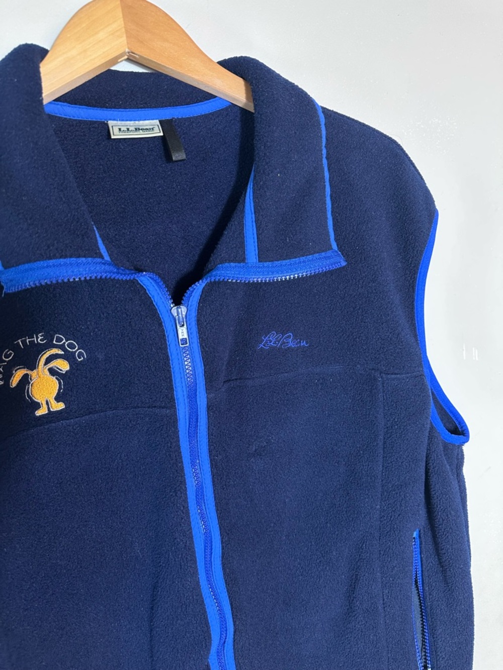 Vintage 90s L.L. Bean Navy blue Fleece Vest with wag the dog logo - Picture 3 of 6
